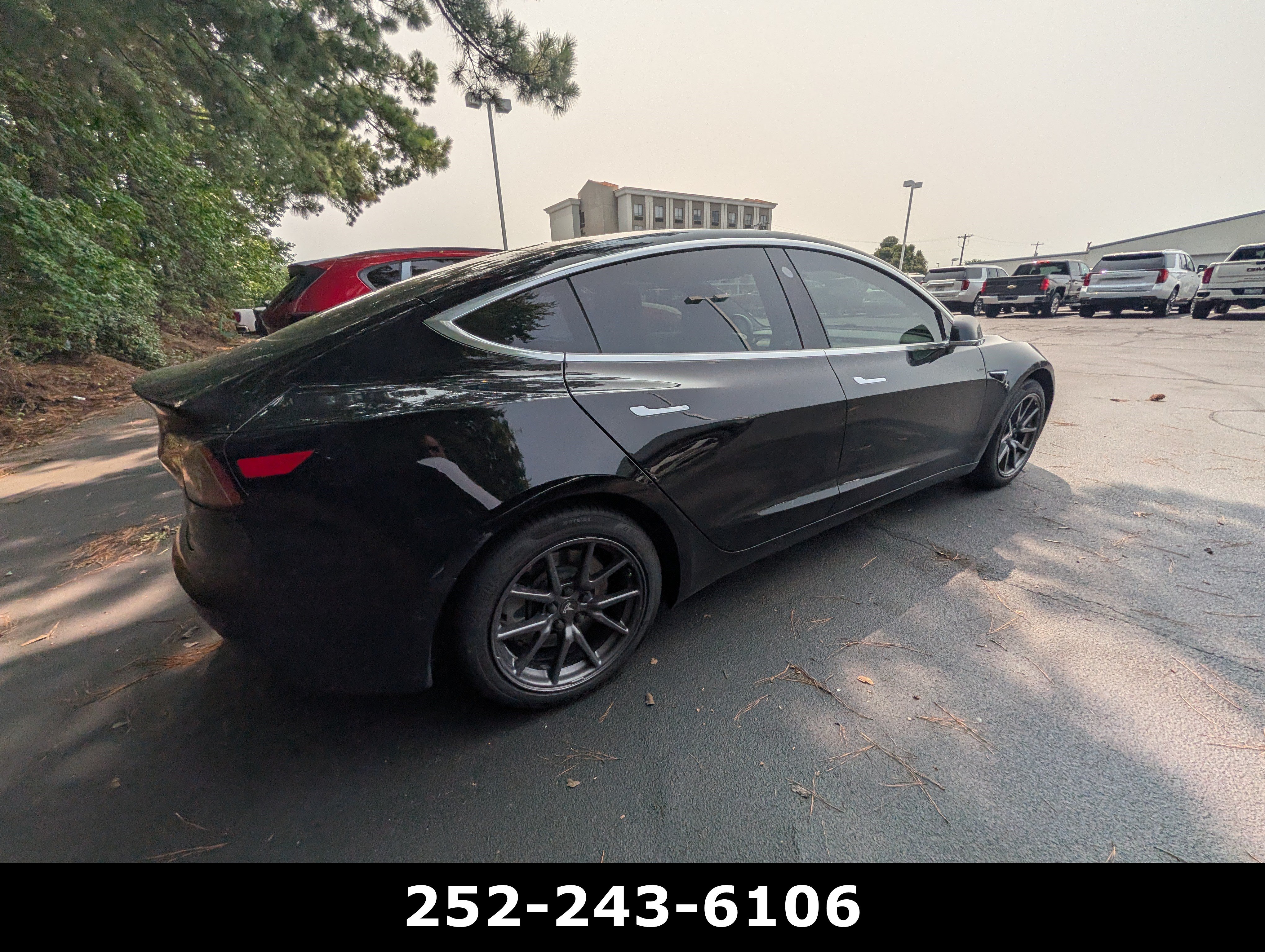 Used 2019 Tesla Model 3 Mid Range RWD image 3