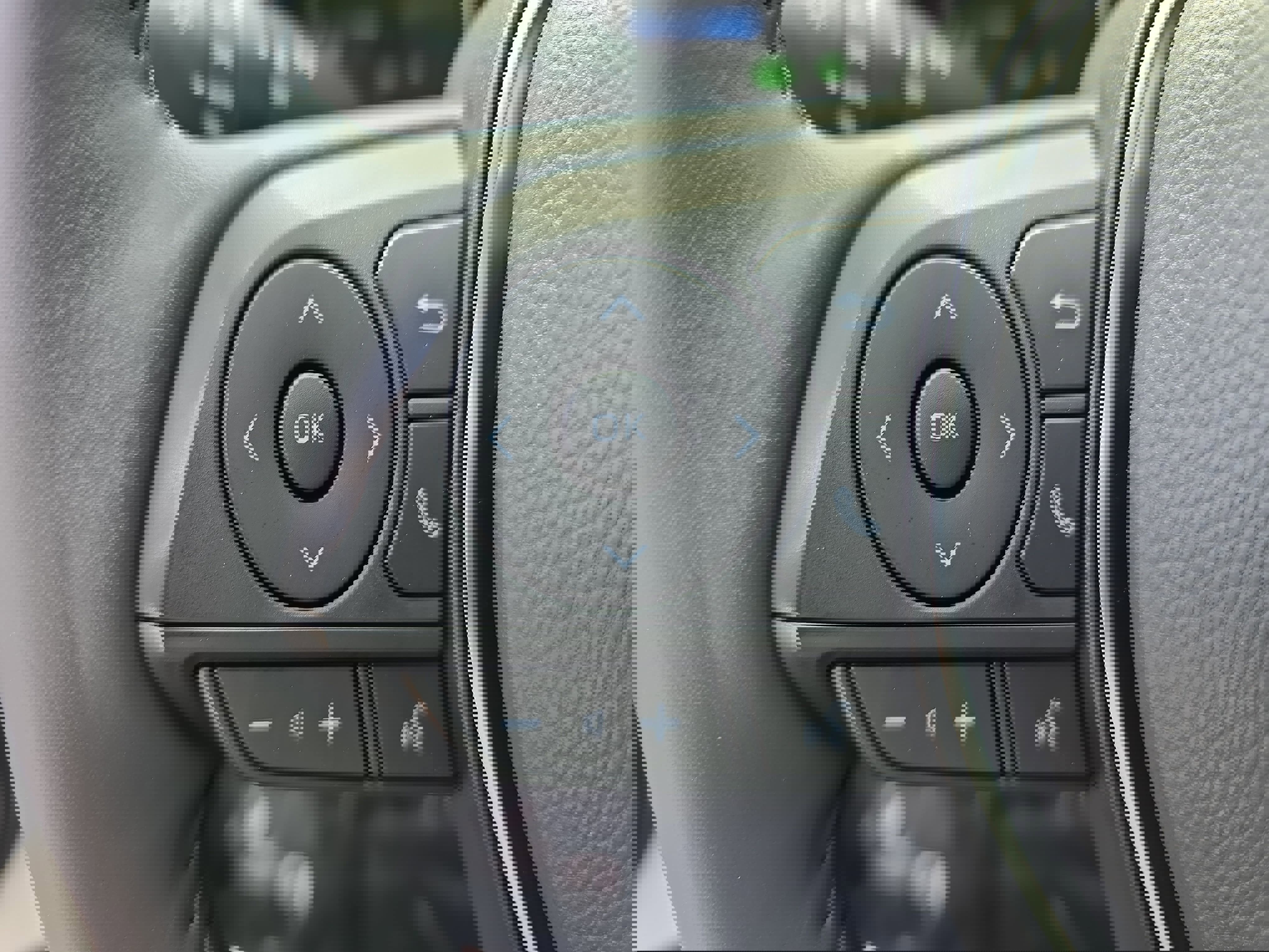 Used 2022 Toyota RAV4 XLE Premium image 17