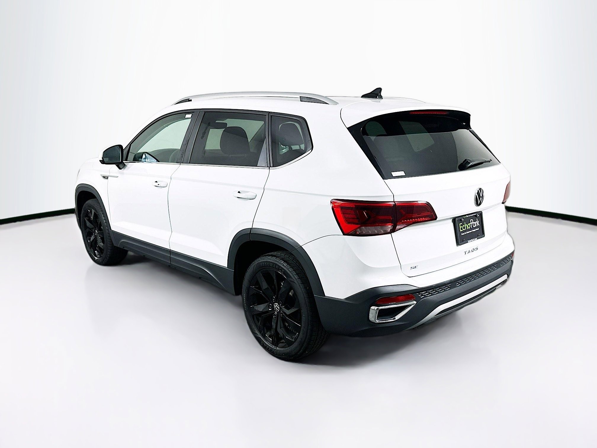 Used 2024 Volkswagen Taos SE image 5