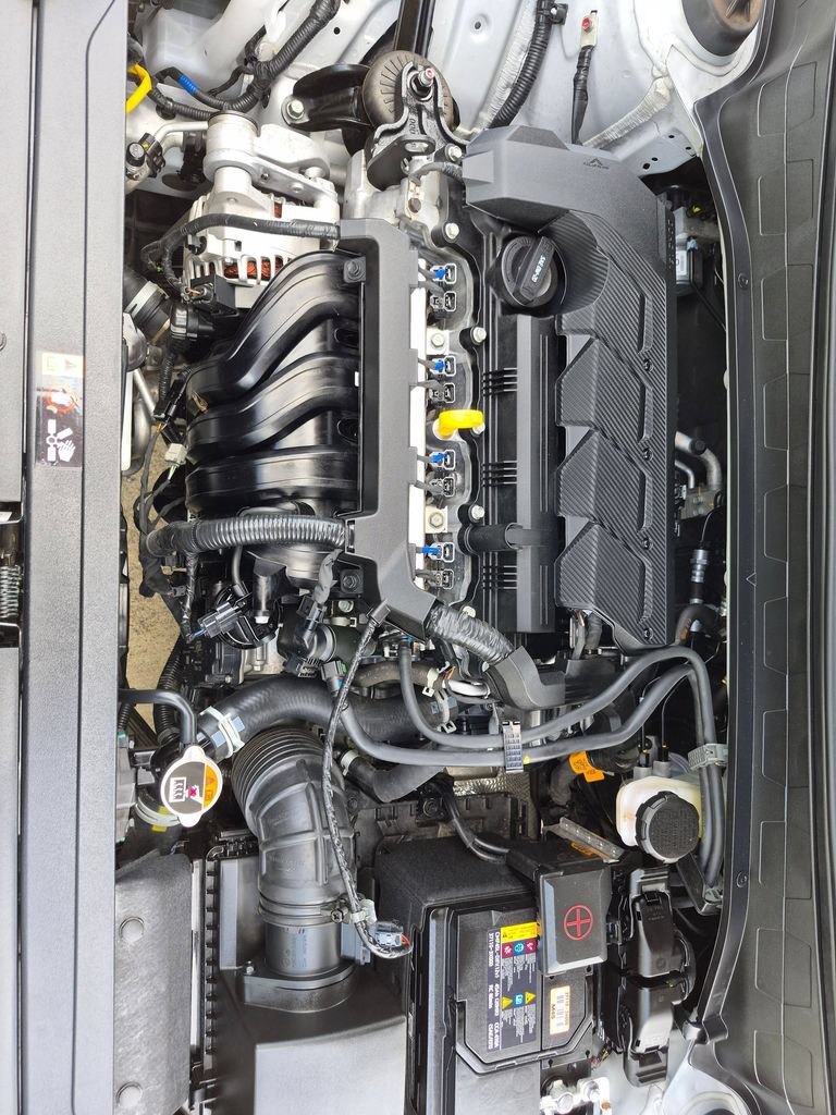 Used 2025 Hyundai Venue SEL FWD image 33