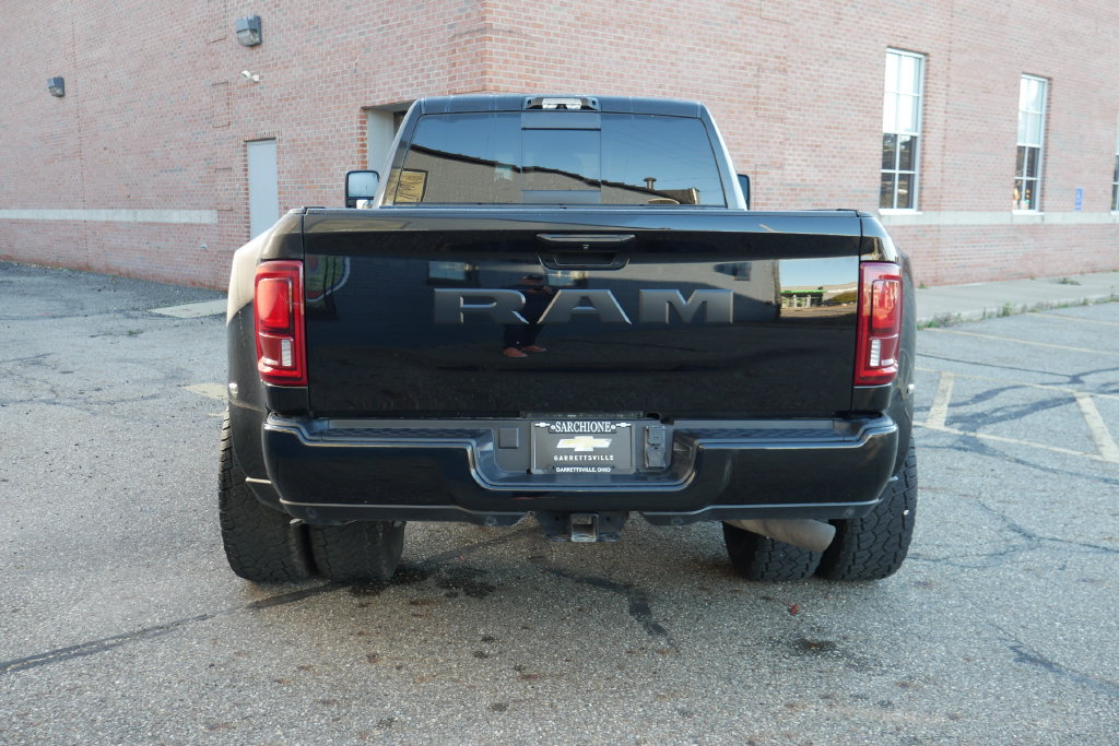 Used 2025 RAM 3500 Laramie AWD/4WD image 7