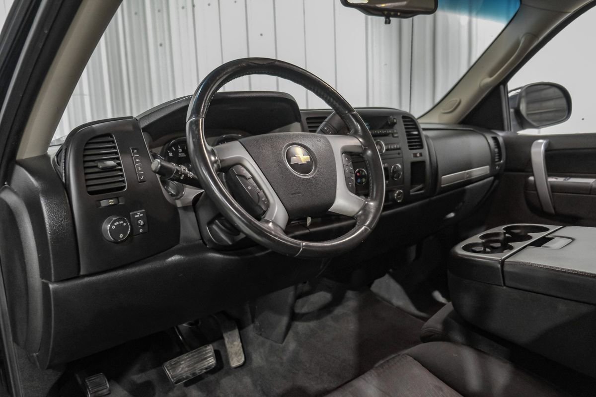 Used 2010 Chevrolet Silverado 1500 LT w/ Regional Value Package image 14