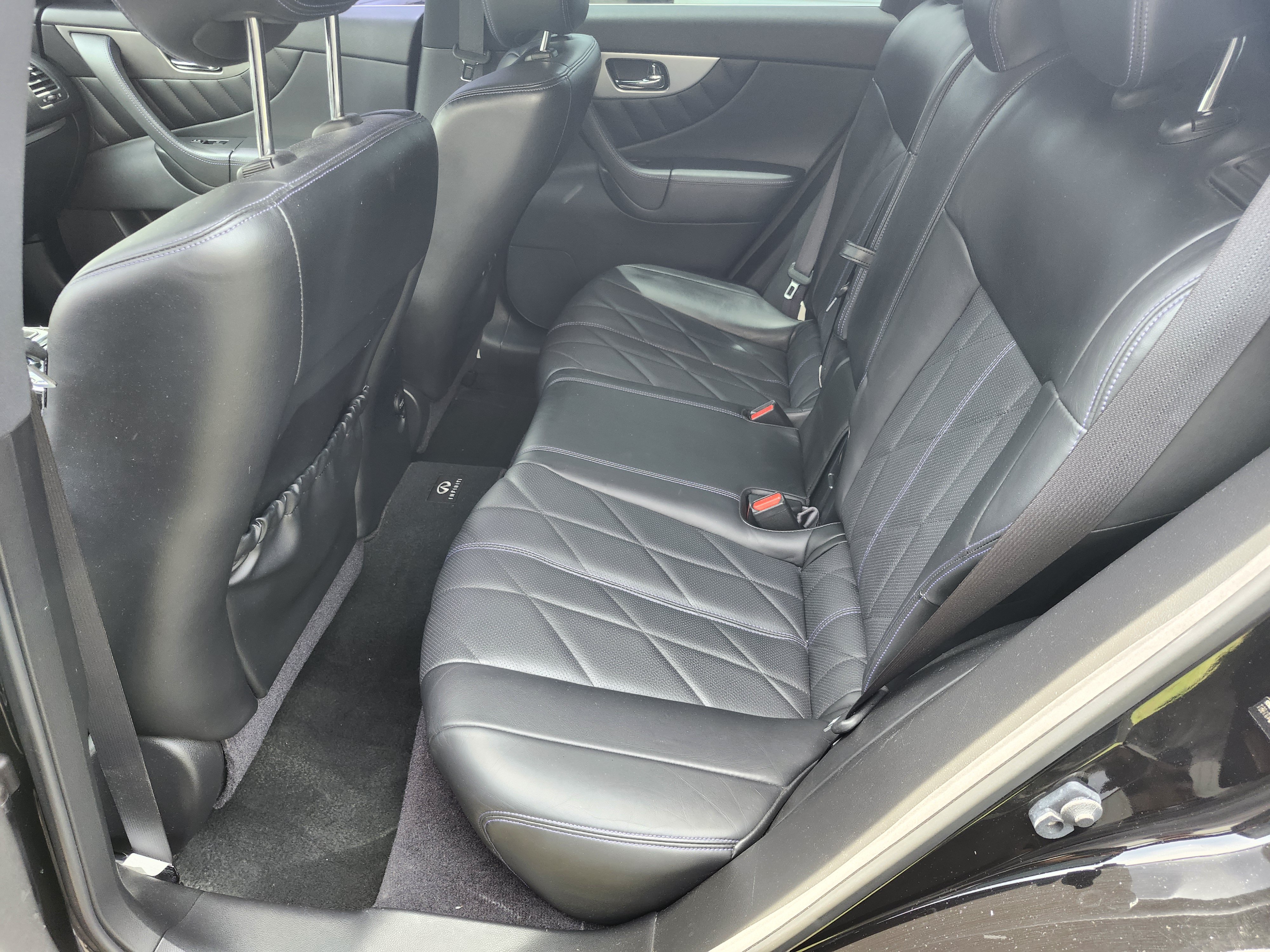 Used 2015 INFINITI QX70 AWD w/ Premium Package image 5