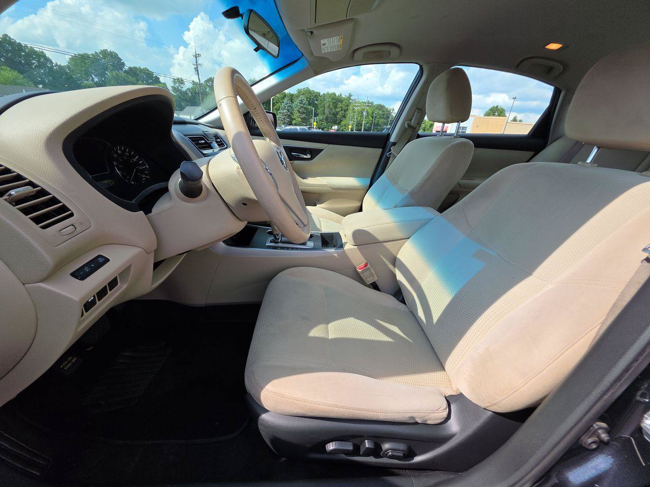 Used 2015 Nissan Altima 2.5 SV FWD image 3