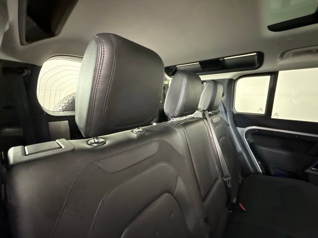 Used 2020 Land Rover Defender 110 SE image 26