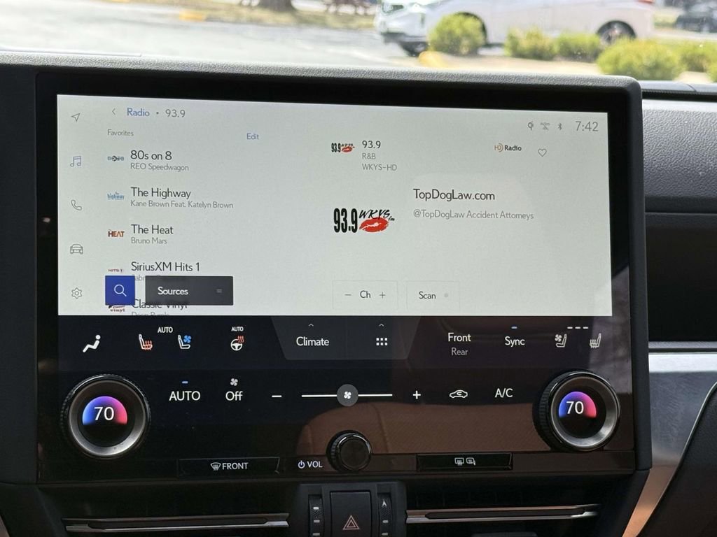 Used 2025 Lexus GX 550 Premium+ w/ Accessory Package (2T) image 10