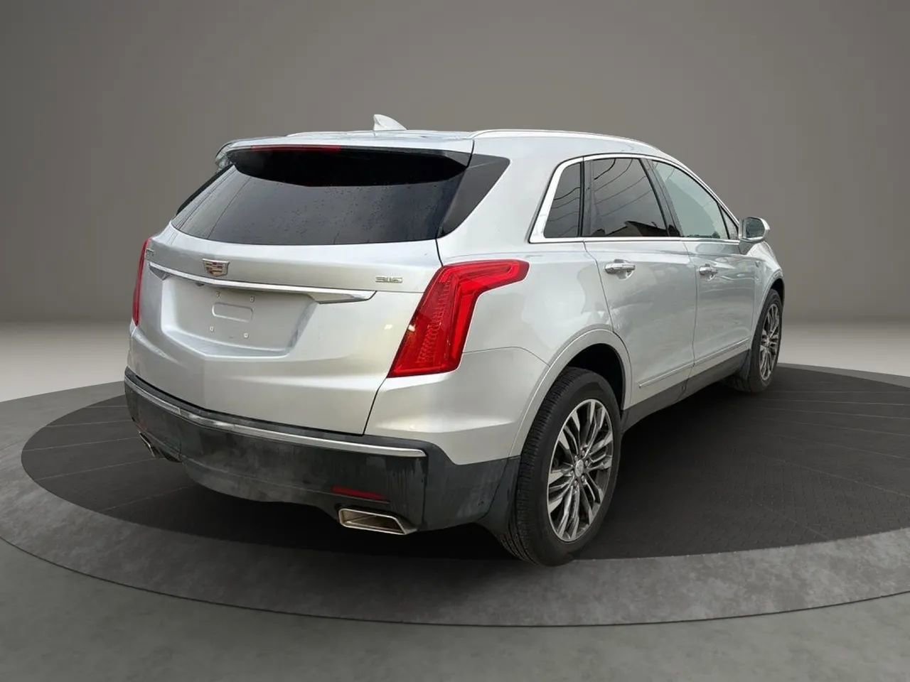 Used 2017 Cadillac XT5 Premium Luxury FWD image 11