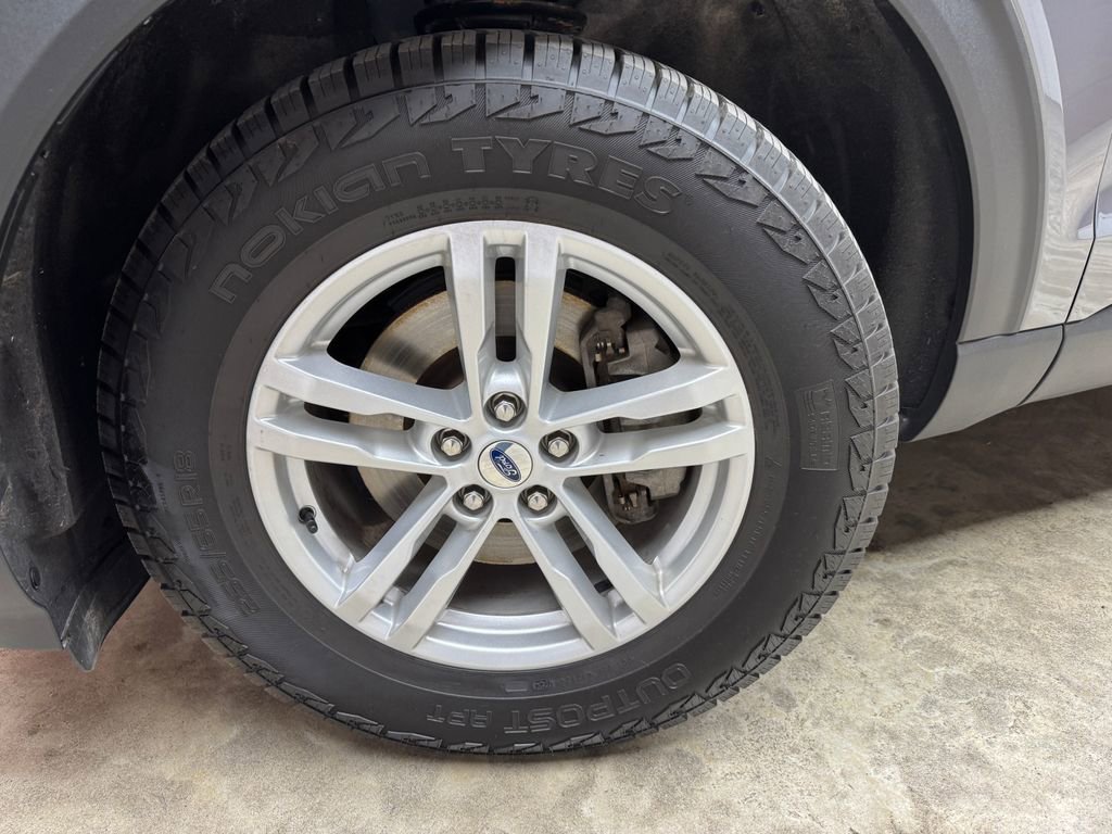 Used 2022 Ford Explorer XLT image 29