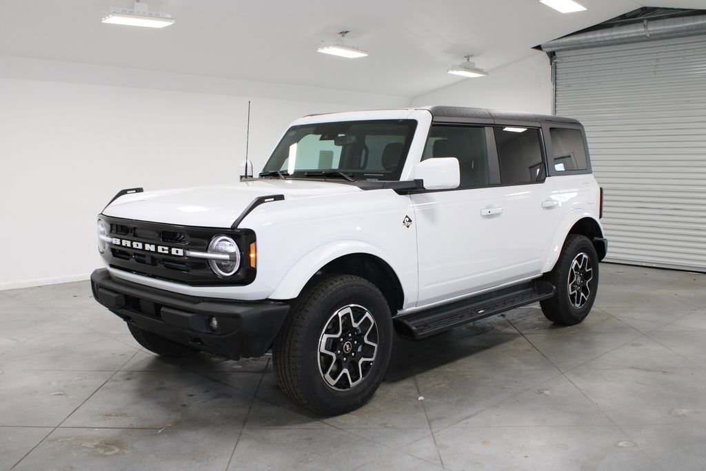 New 2025 Ford Bronco Outer Banks image 3