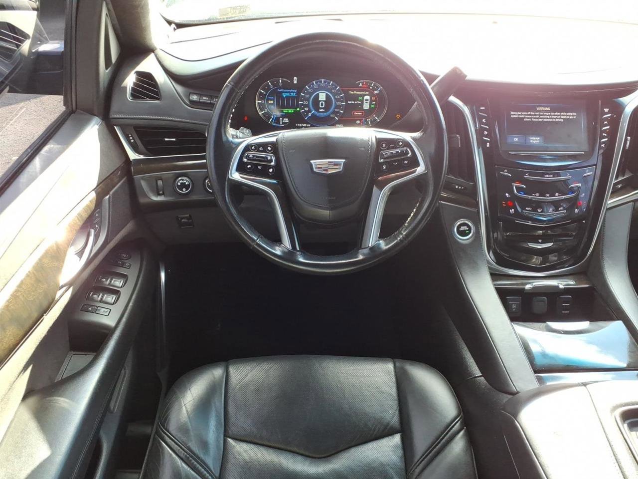 Used 2017 Cadillac Escalade Platinum image 7