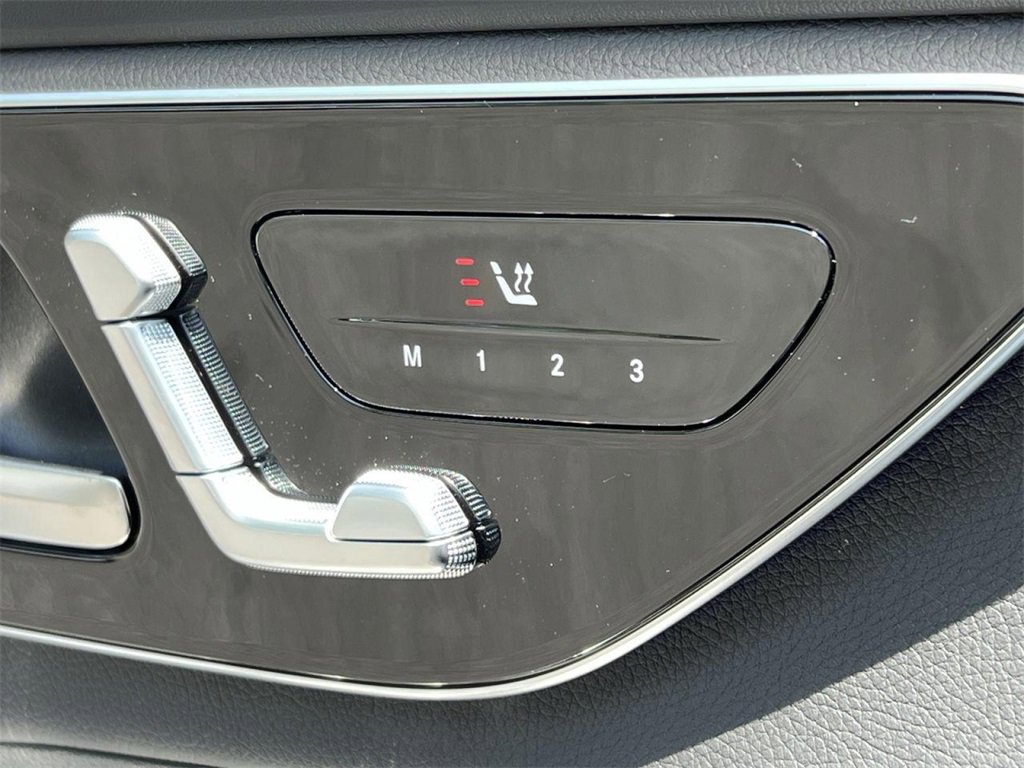 Certified 2025 Mercedes-Benz GLC 300 4MATIC image 33