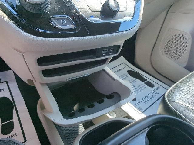 Used 2018 Chrysler Pacifica Limited FWD image 20