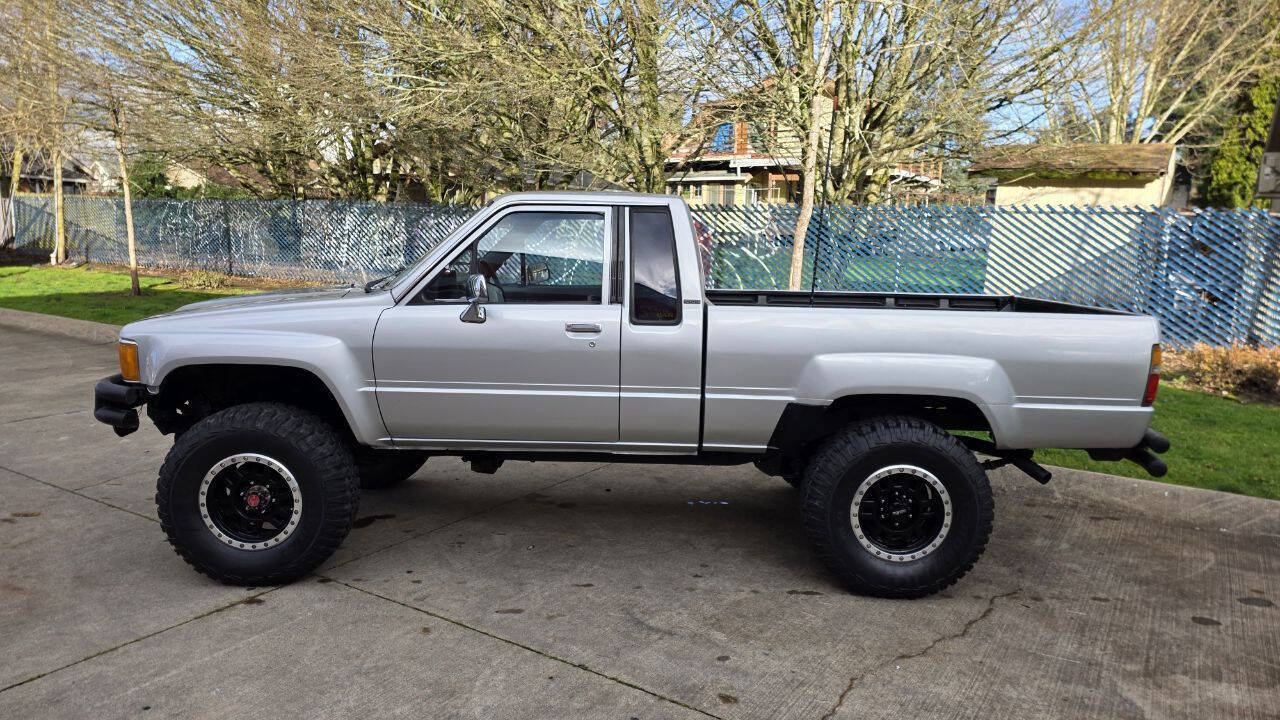 Used 1987 Toyota Pickup Deluxe AWD/4WD image 8