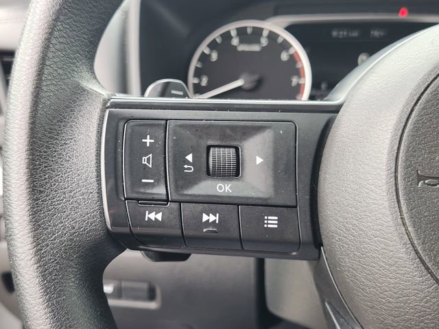 Used 2024 Nissan Rogue SV image 22