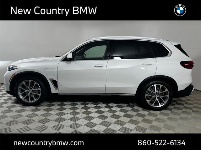 New 2026 BMW X5 xDrive50e w/ Climate Comfort Package image 4
