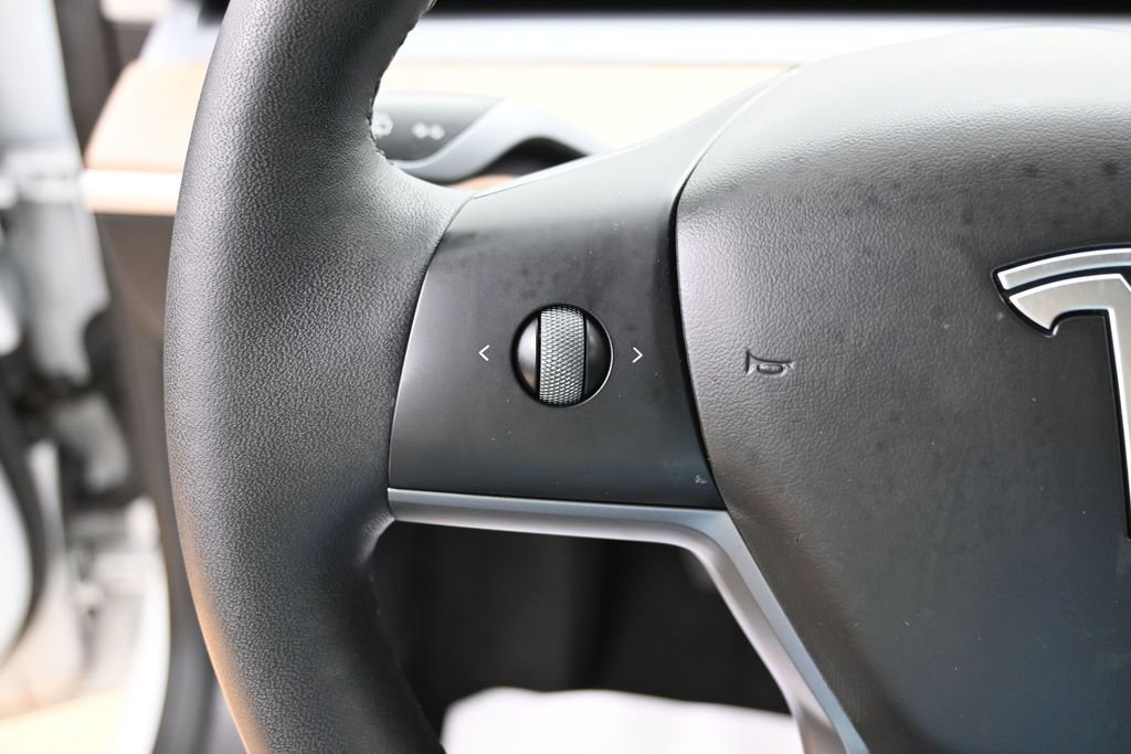 Used 2023 Tesla Model 3 Standard Range RWD image 18
