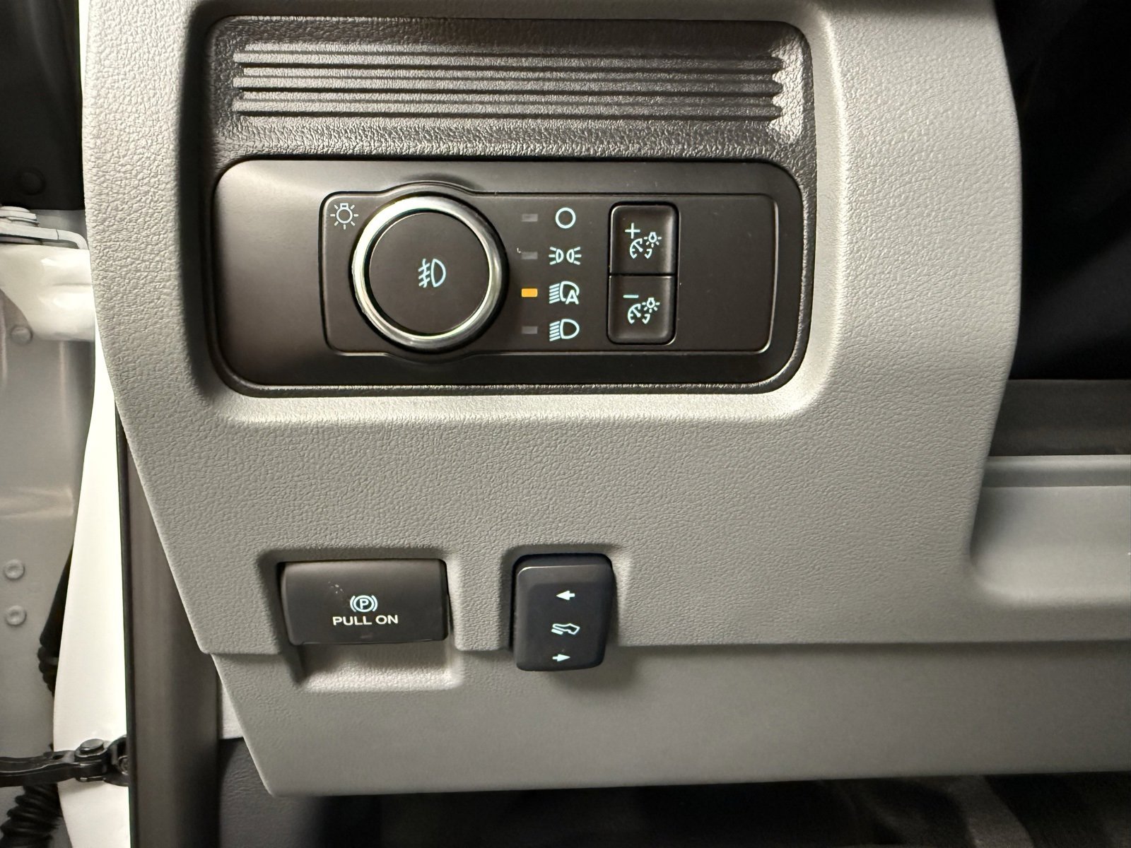 New 2025 Ford F350 XLT w/ XLT Value Package image 11