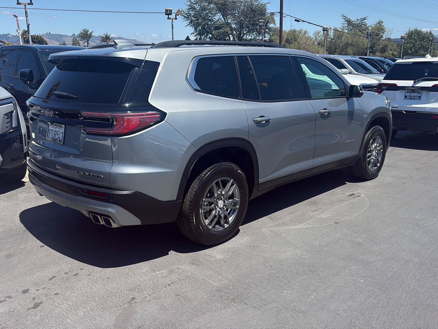 Used 2025 GMC Acadia Elevation AWD/4WD image 4