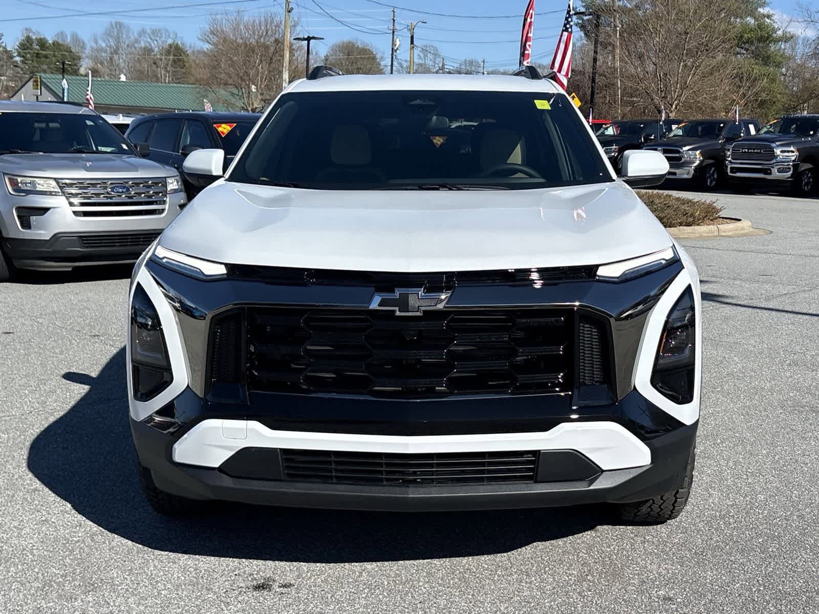 New 2026 Chevrolet Equinox ACTIV w/ Convenience Package III AWD/4WD image 3