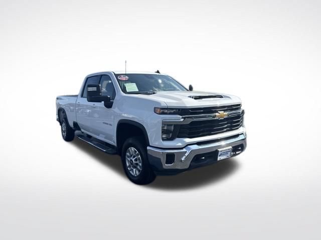 Used 2024 Chevrolet Silverado 2500 LT AWD/4WD image 7