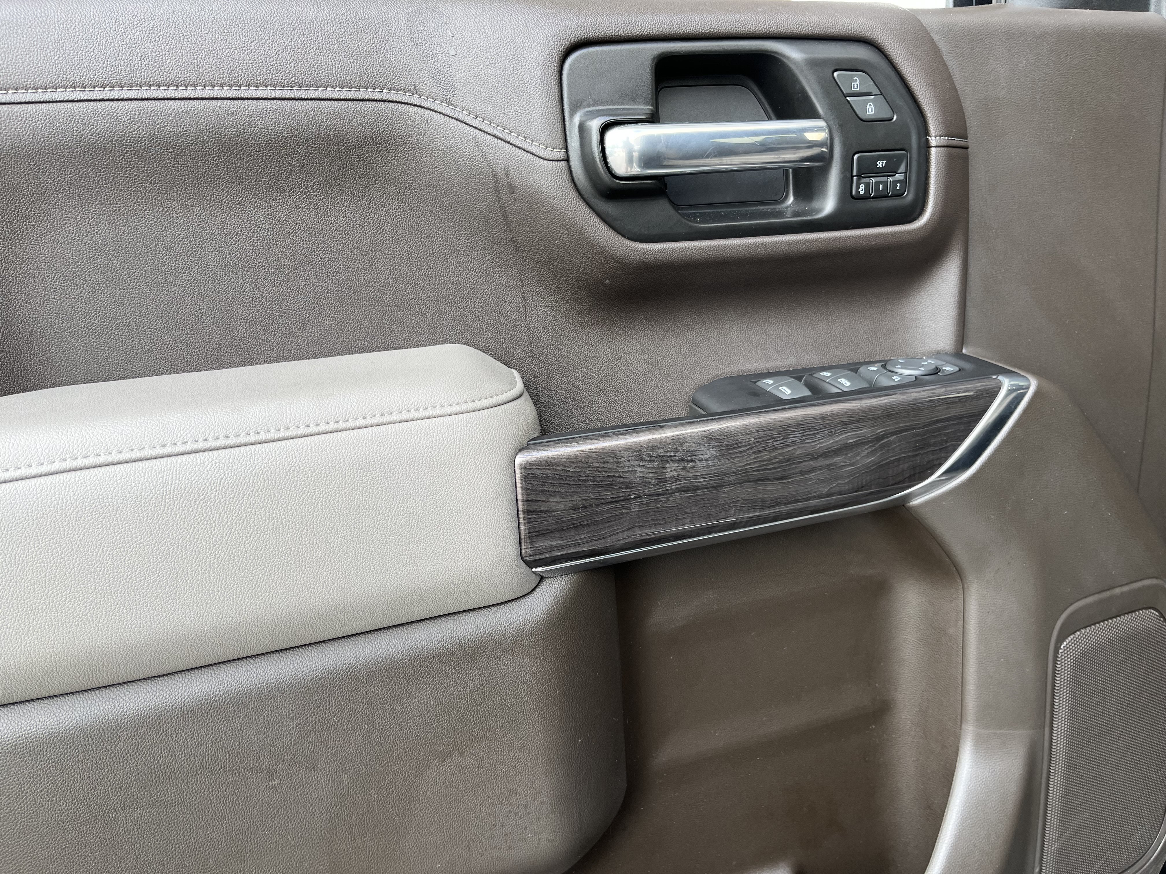 Used 2022 Chevrolet Silverado 1500 LTZ RWD image 14