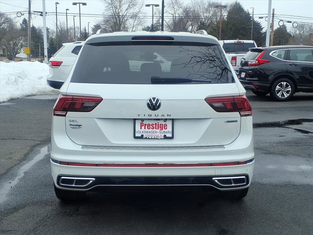 Certified 2022 Volkswagen Tiguan SEL R-Line image 4