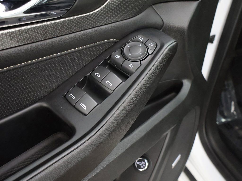 Used 2023 Chevrolet Traverse Premier AWD/4WD image 43