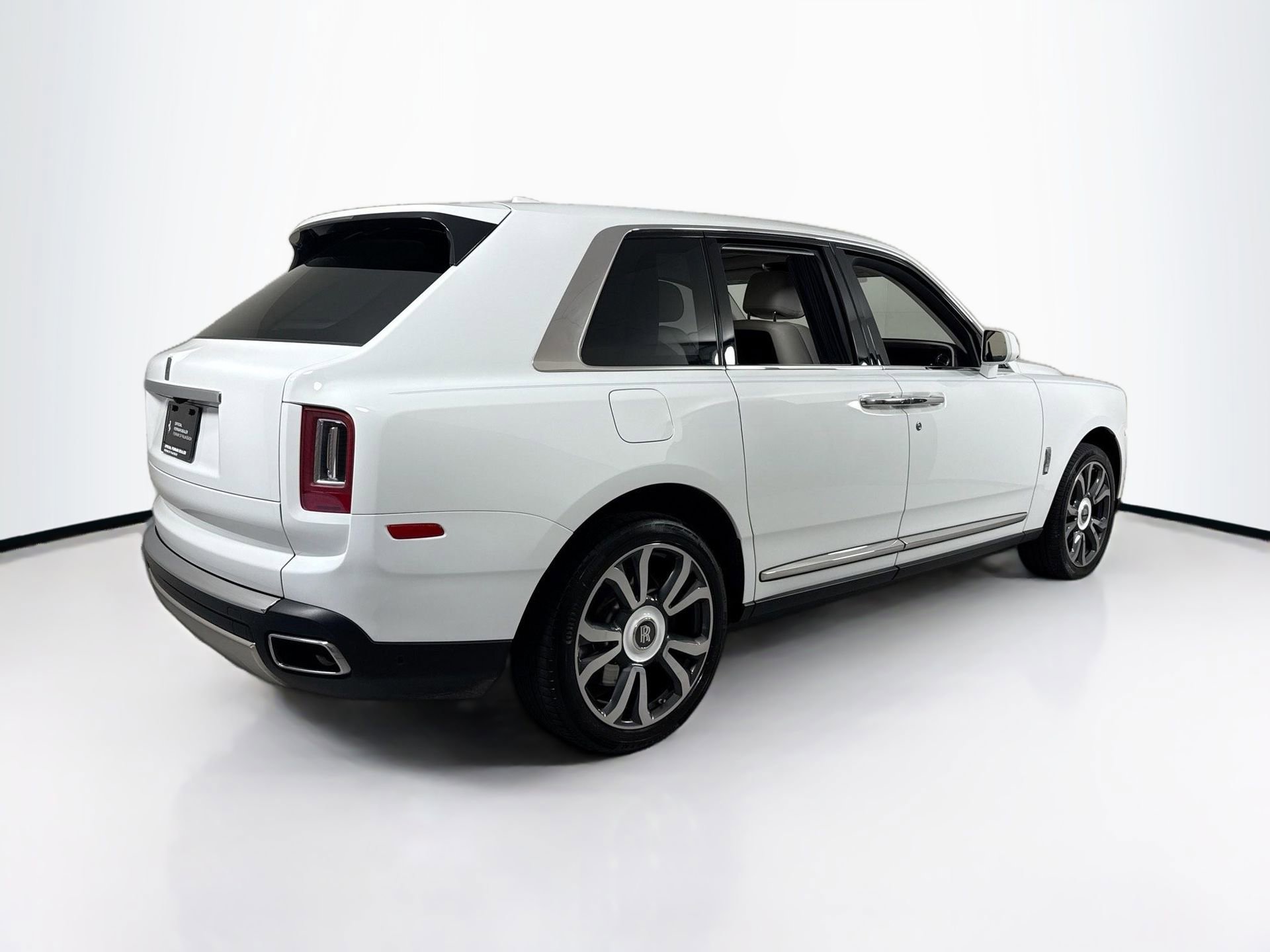 Used 2019 Rolls-Royce Cullinan image 7