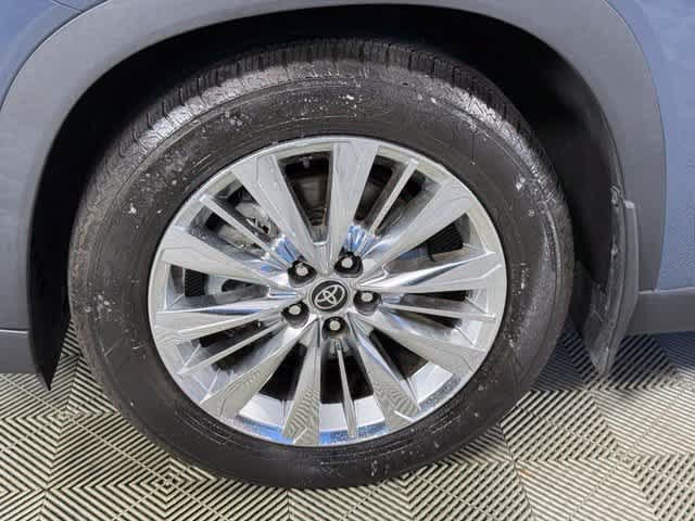 Used 2024 Toyota Grand Highlander AWD image 14