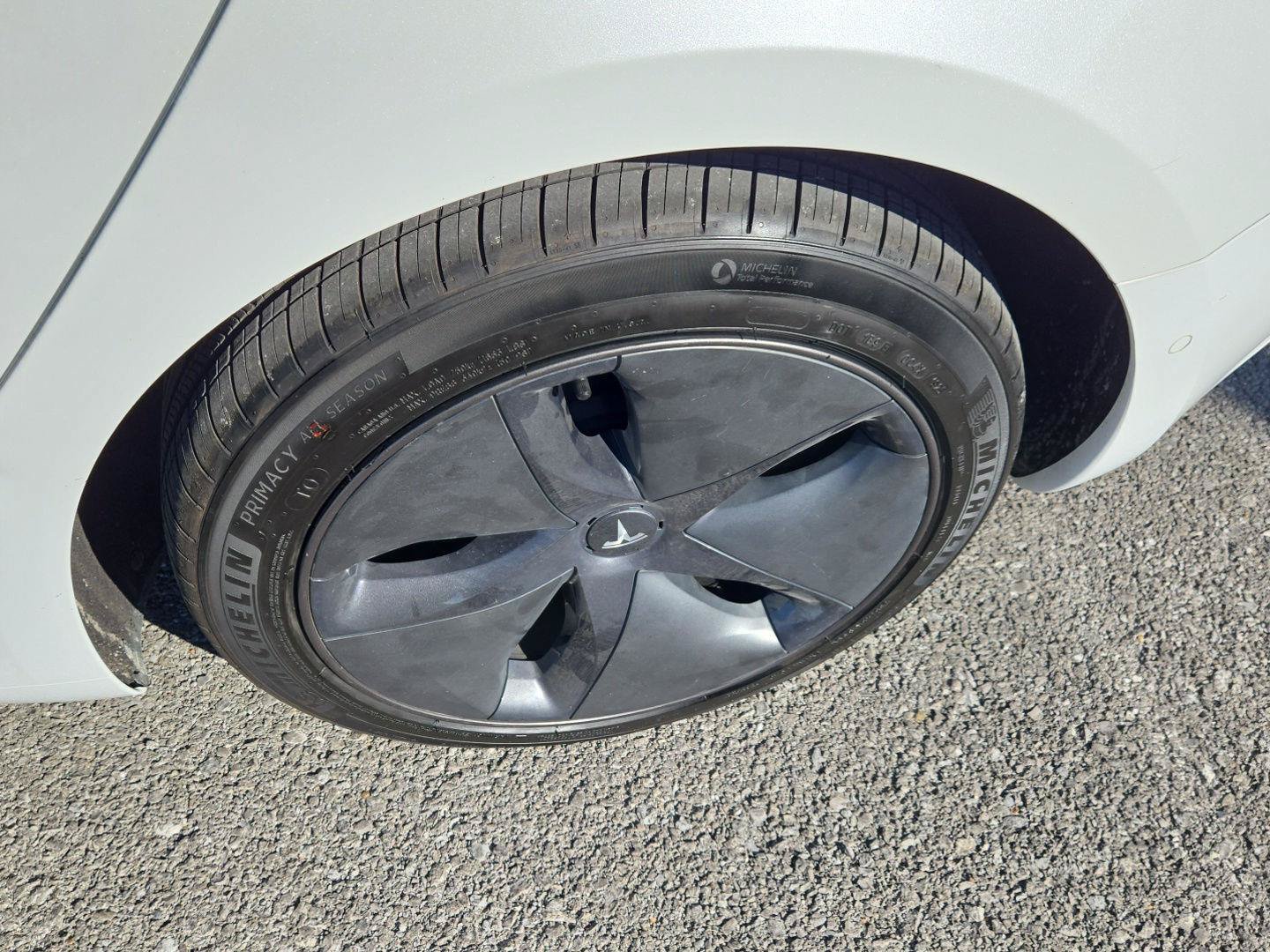 Used 2020 Tesla Model 3 Standard Range RWD image 11