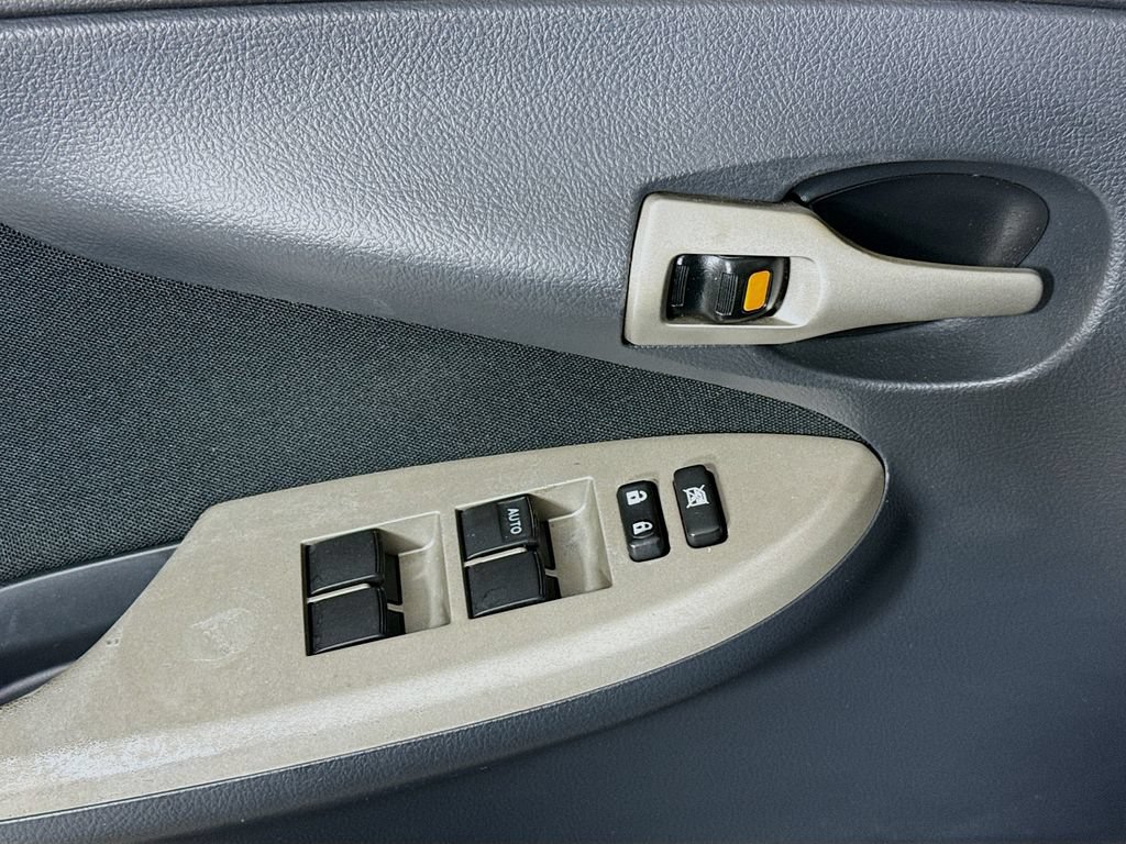 Used 2013 Toyota Corolla S FWD image 19