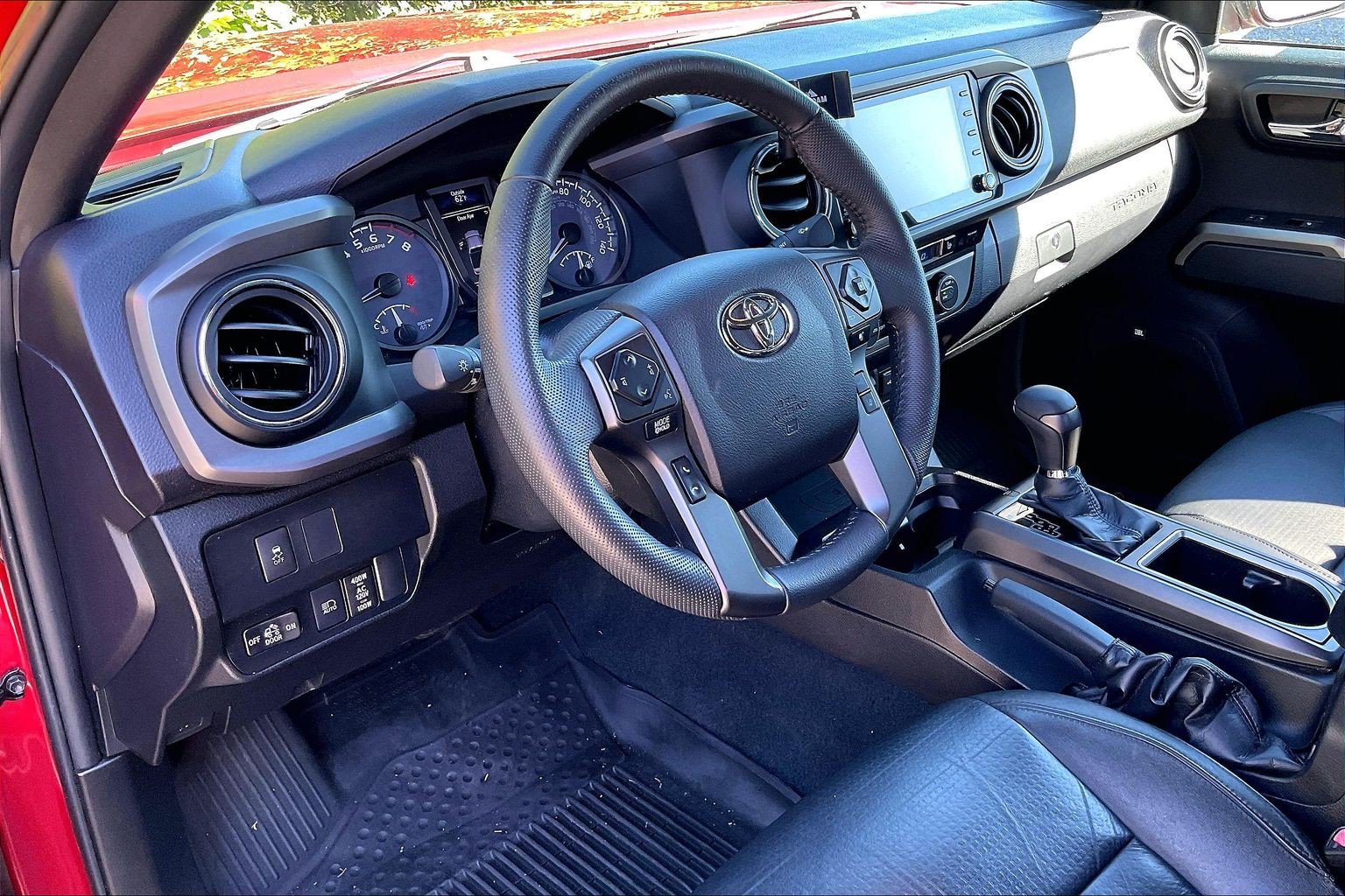 Used 2021 Toyota Tacoma TRD Off-Road w/ TRD Premium Off Road Package AWD/4WD image 14