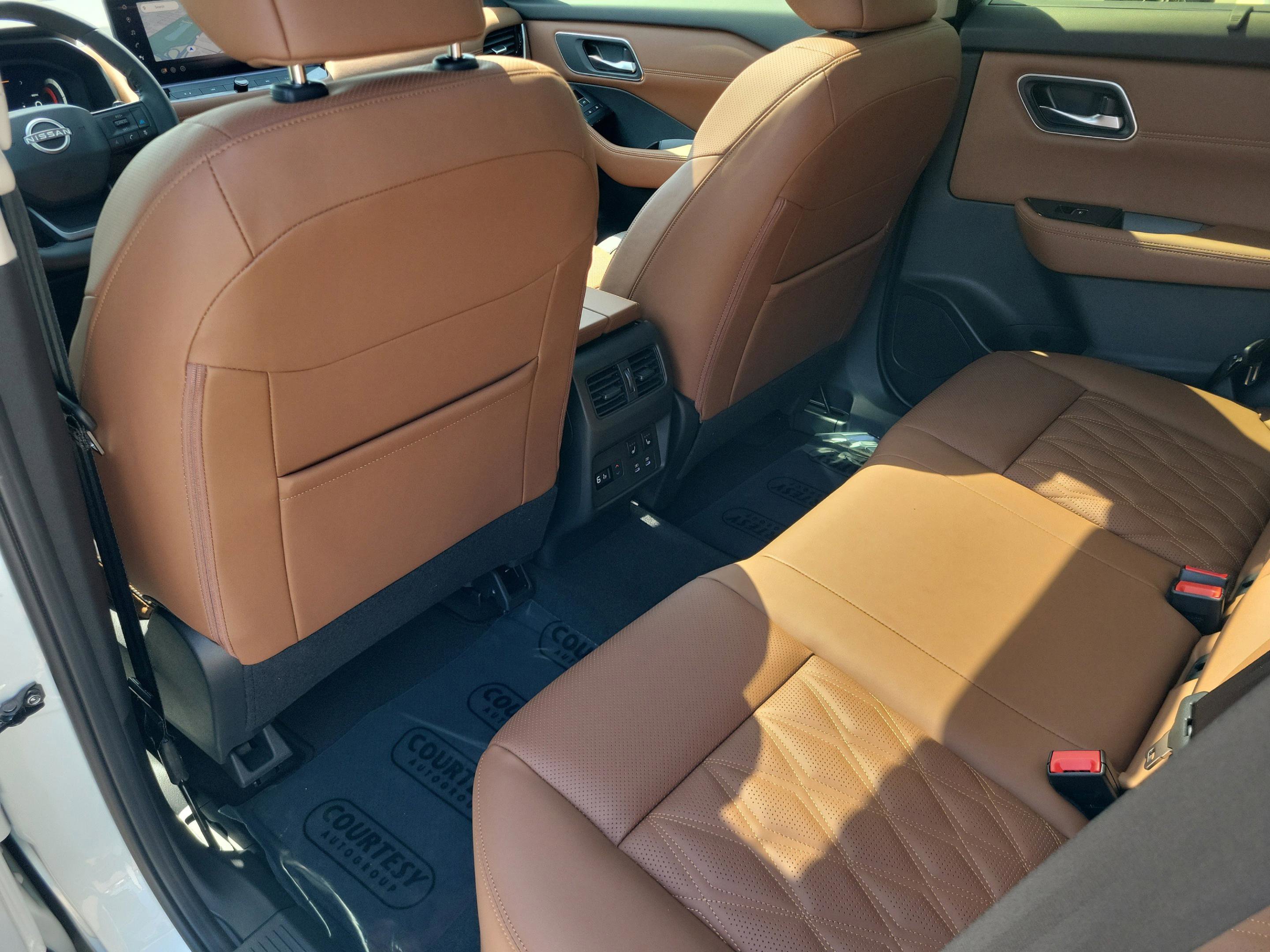 New 2026 Nissan Rogue Platinum w/ Platinum Premium Package AWD/4WD image 13