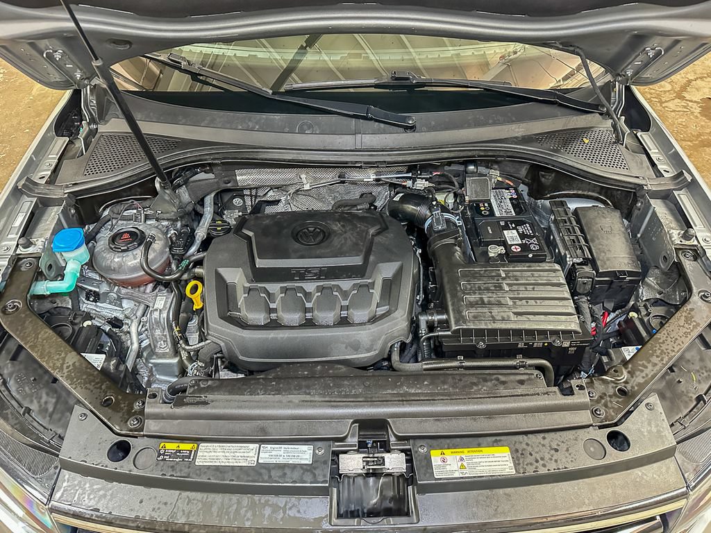 Used 2022 Volkswagen Tiguan SE R-Line AWD/4WD image 45