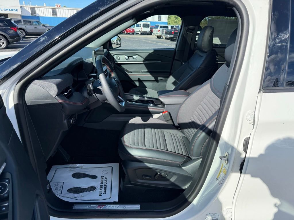 New 2025 Ford Explorer ST-Line w/ Premium Package image 8