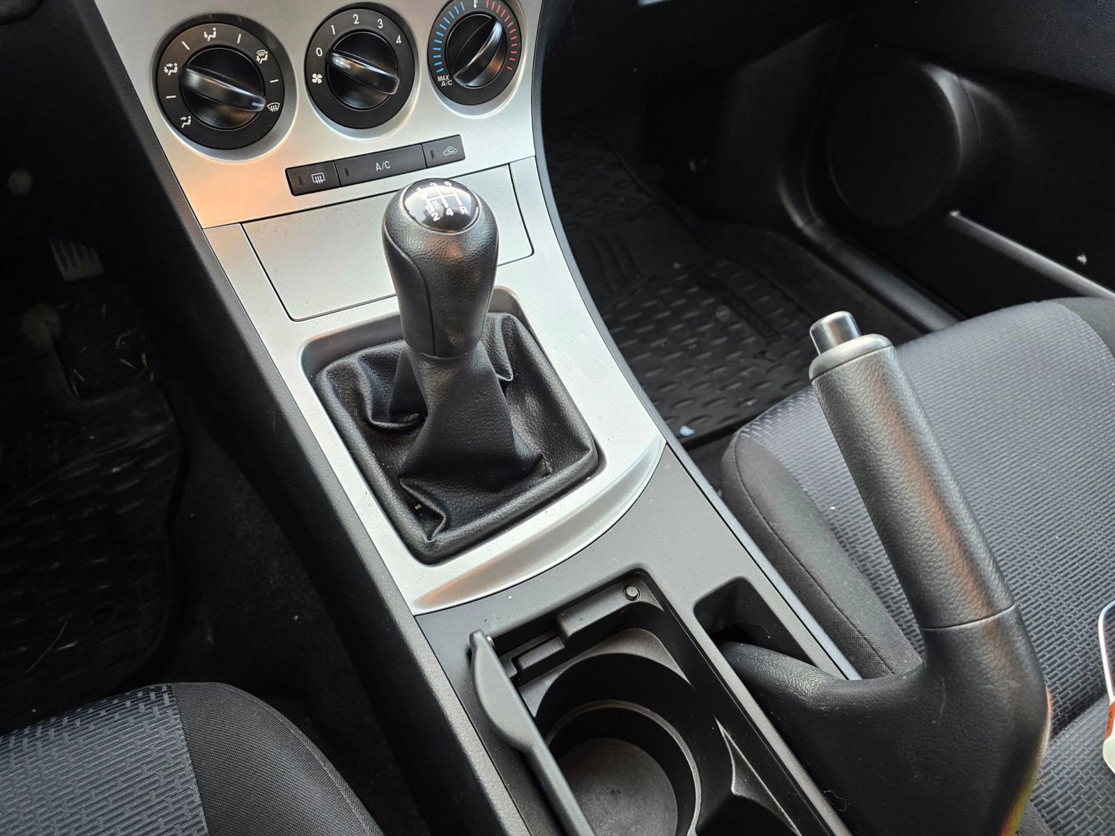 Used 2010 MAZDA MAZDA3 i Touring image 29