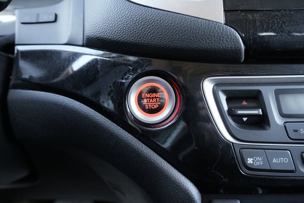 Used 2017 Honda Pilot Touring image 37