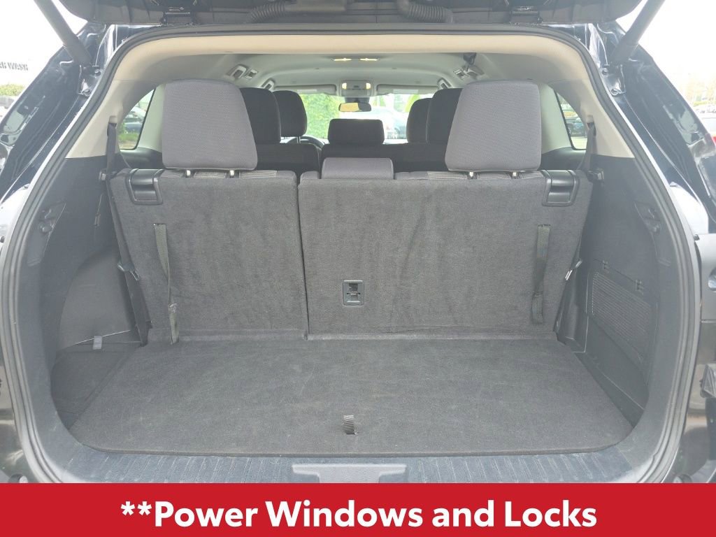 Used 2024 Toyota Highlander LE image 13
