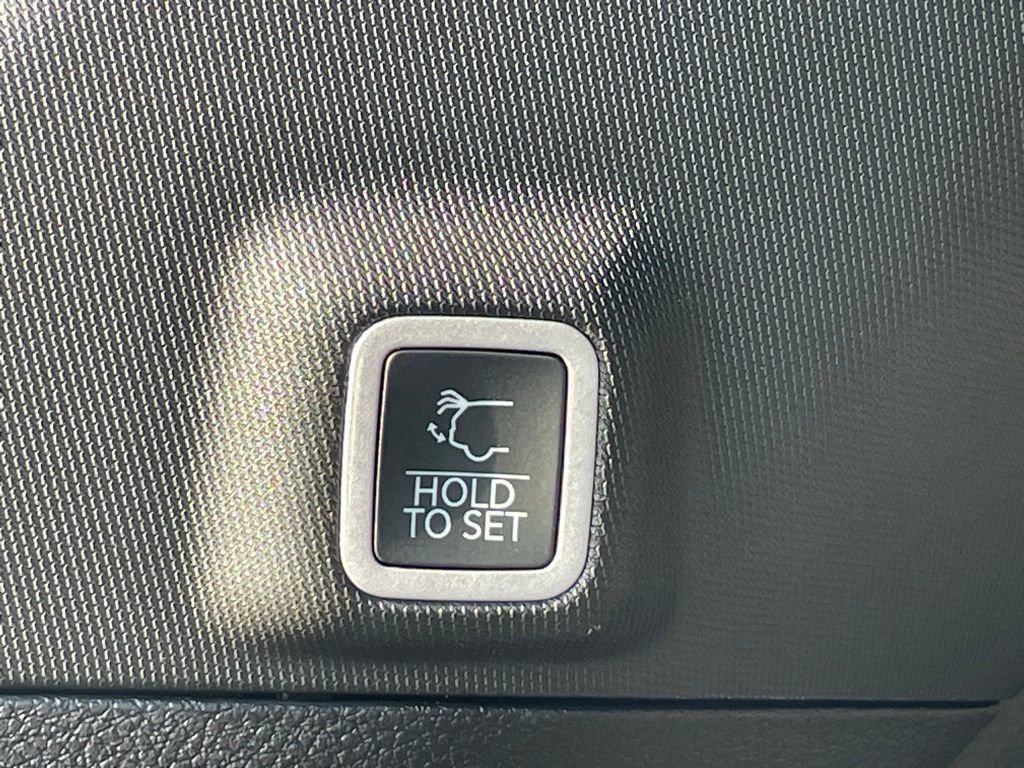 New 2025 Jeep Grand Cherokee L Altitude image 20