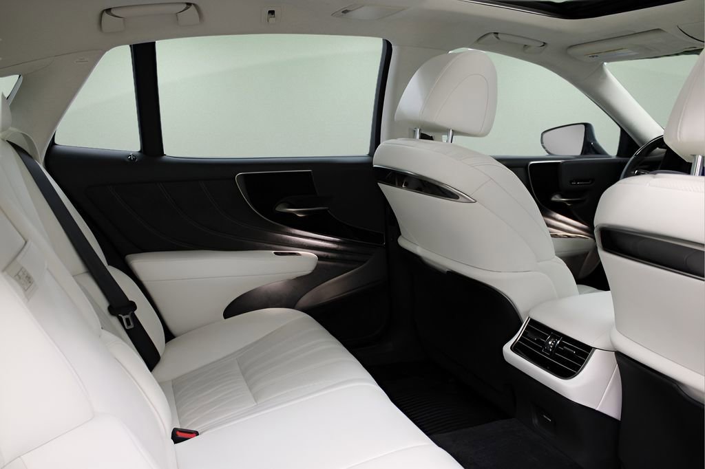 Used 2023 Lexus LS 500 w/ Interior Upgrade Package image 19
