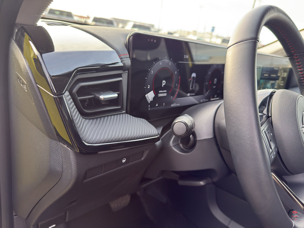 Used 2025 Nissan Kicks SR image 14