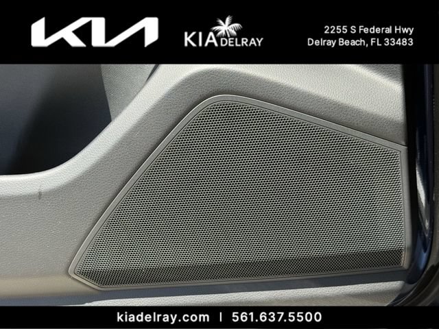 Used 2025 Porsche Cayenne AWD/4WD image 17