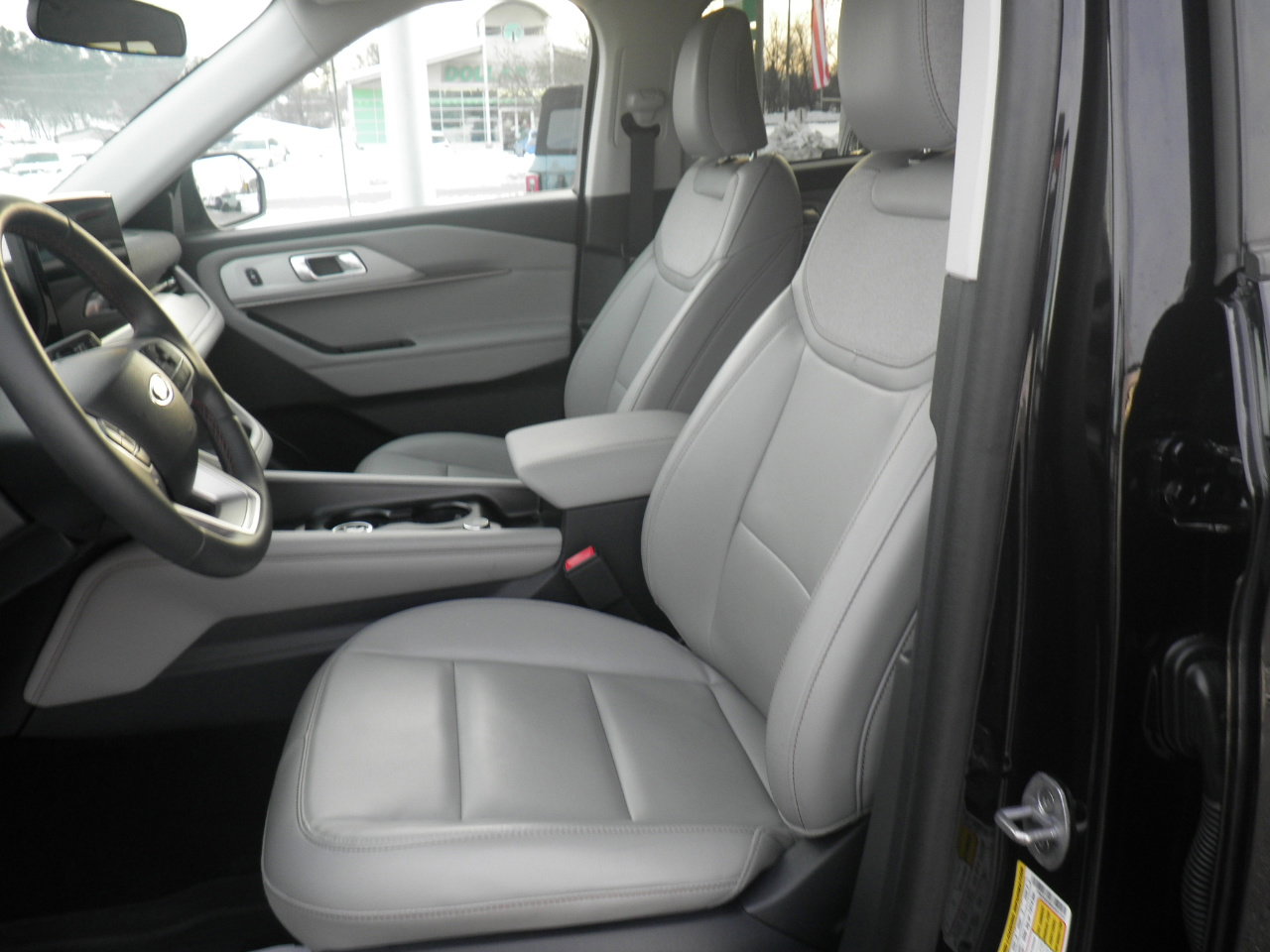 Certified 2025 Ford Explorer Active w/ Active Comfort Package image 14