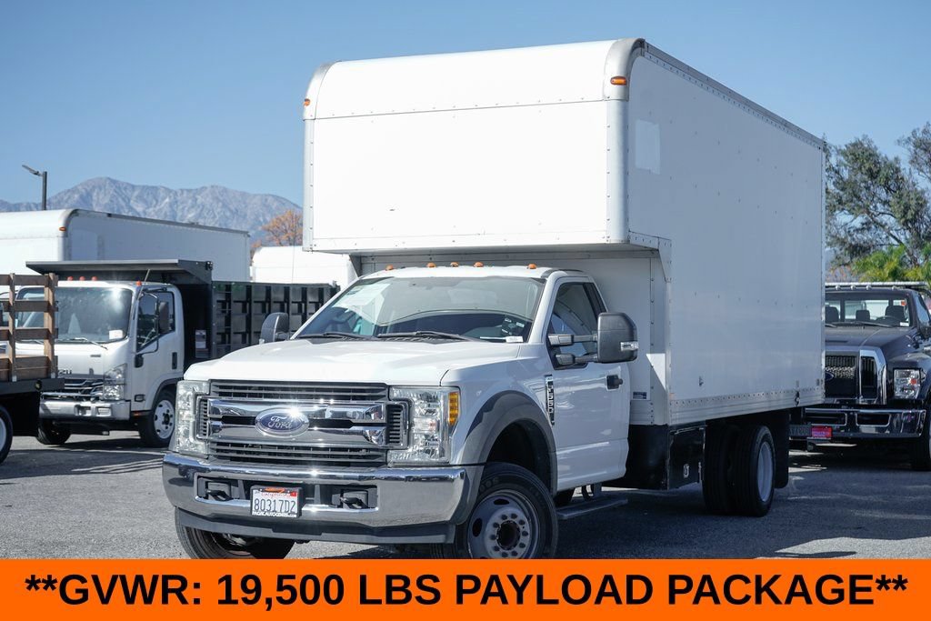 Used 2017 Ford F550 2WD Regular Cab Super Duty image 4