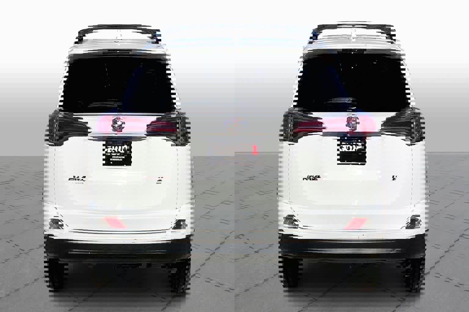 Used 2017 Toyota RAV4 LE image 4