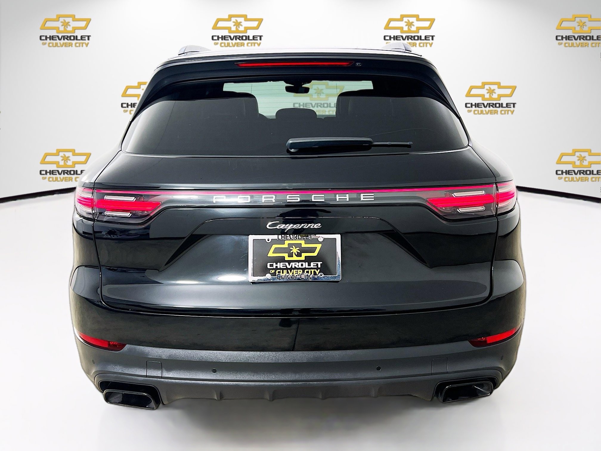 Used 2023 Porsche Cayenne Platinum Edition image 6