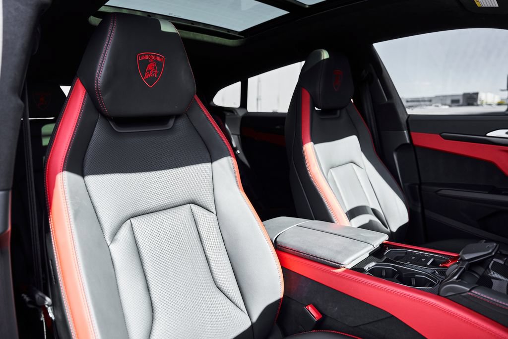 Used 2025 Lamborghini Urus S AWD/4WD image 42