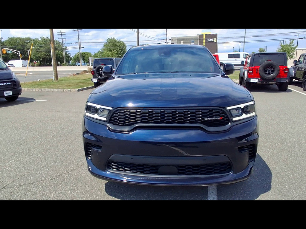 Used 2025 Dodge Durango GT AWD/4WD image 3