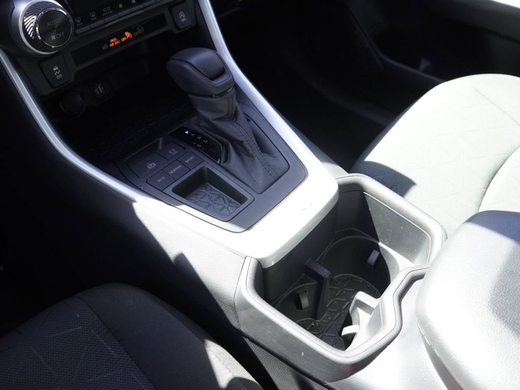 Used 2025 Toyota RAV4 XLE image 16