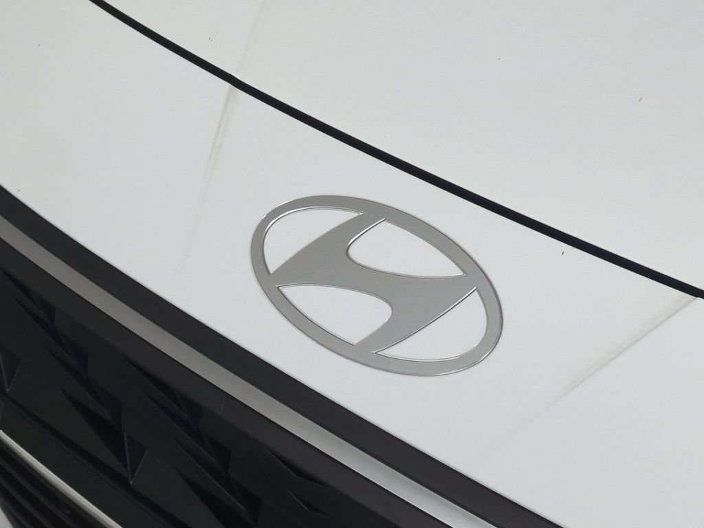 Used 2025 Hyundai Elantra SE FWD image 13